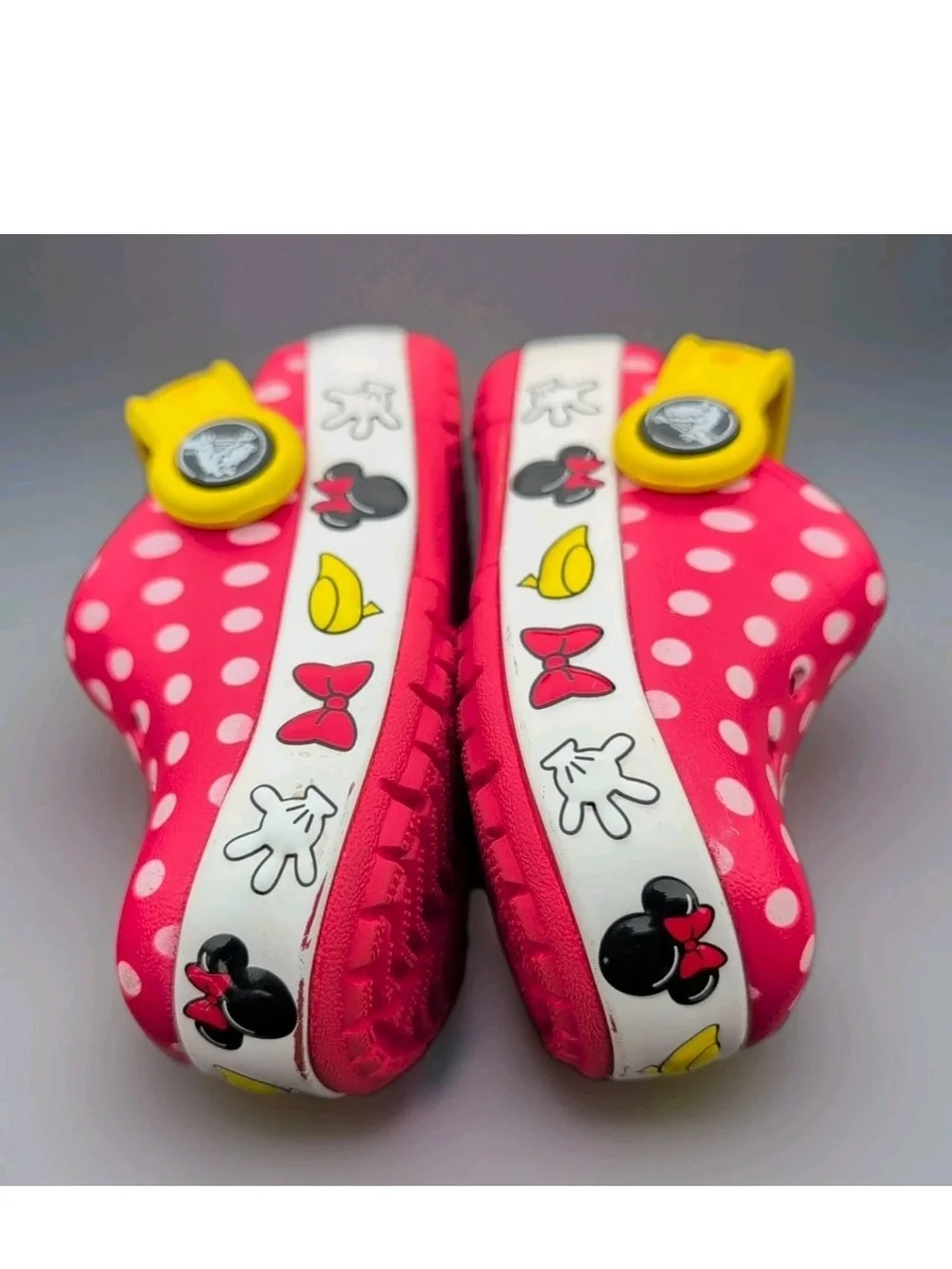 CROCS colors red